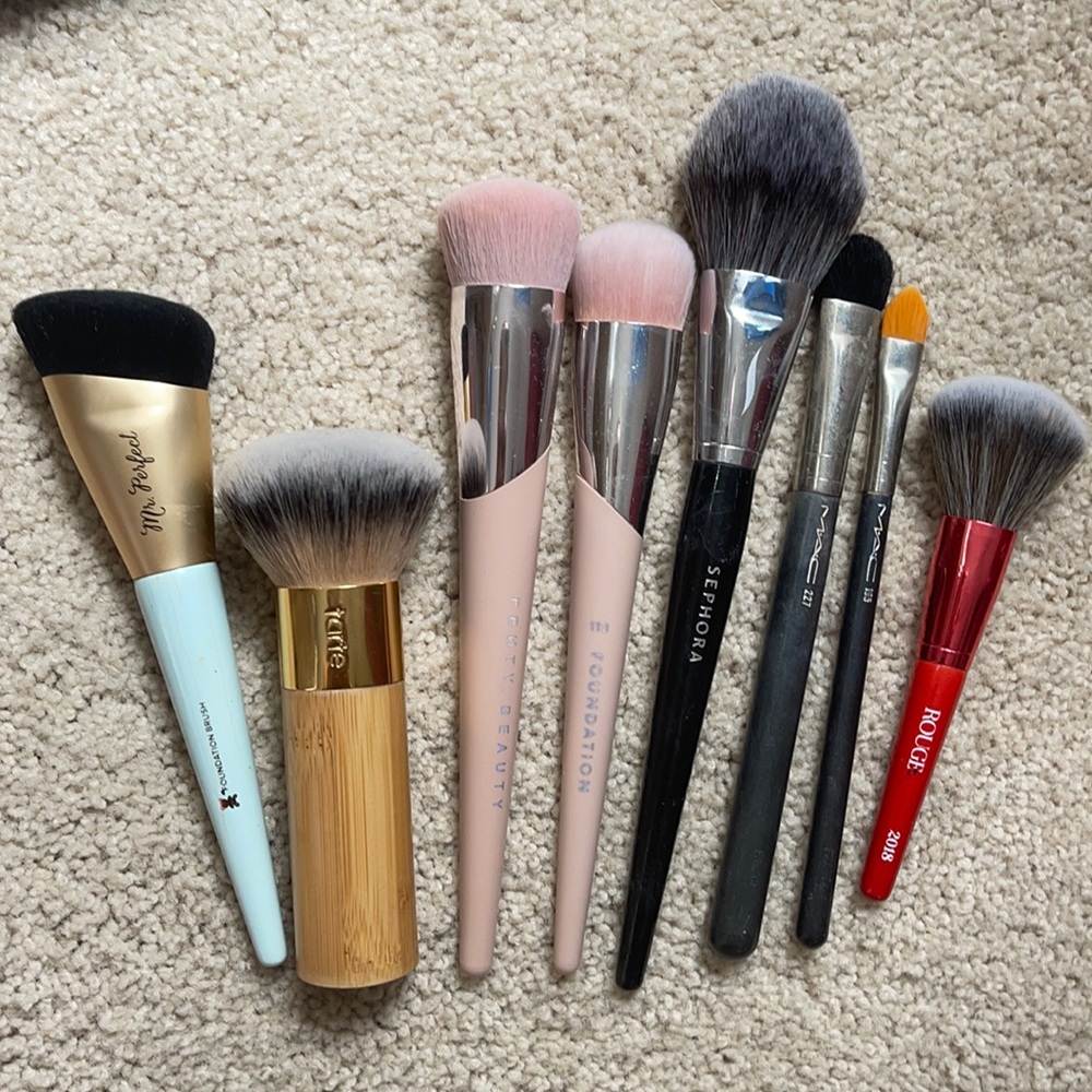 Bundle of Makeup Brushes (fenty, tarte, Sephora)